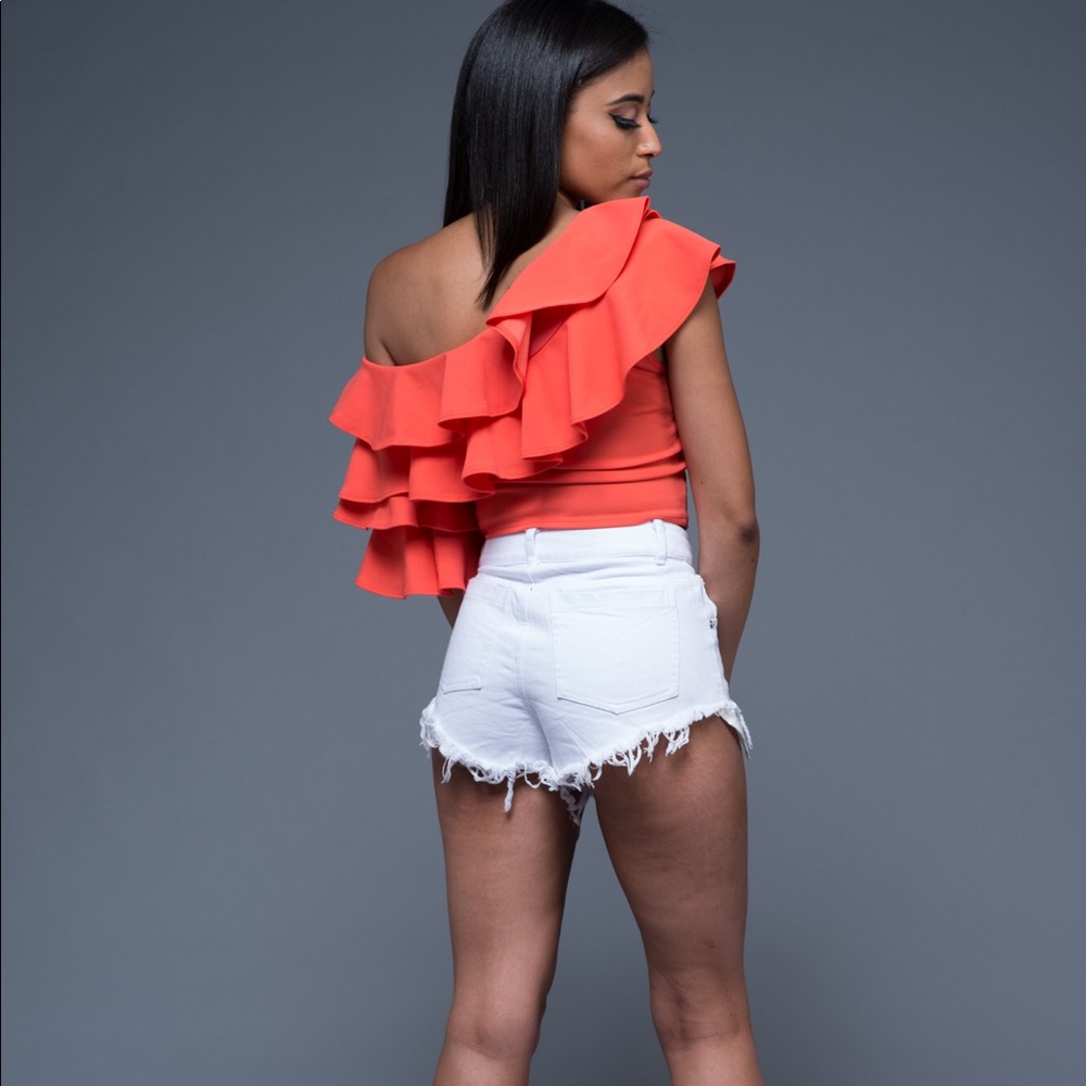 🎉🎉HOST PICK🎉🎉One sleeve ruffle crop styled top - Picture 2 of 2